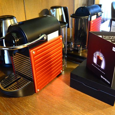 Palais De Chine Hotel Taipei Eksteriør billede A Nespresso machine