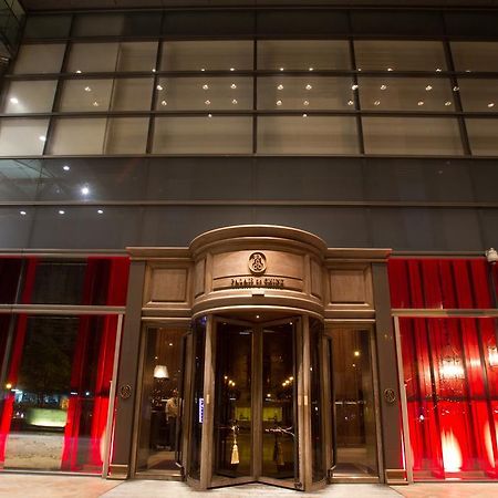 Palais De Chine Hotel Taipei Eksteriør billede Entrance of the hotel
