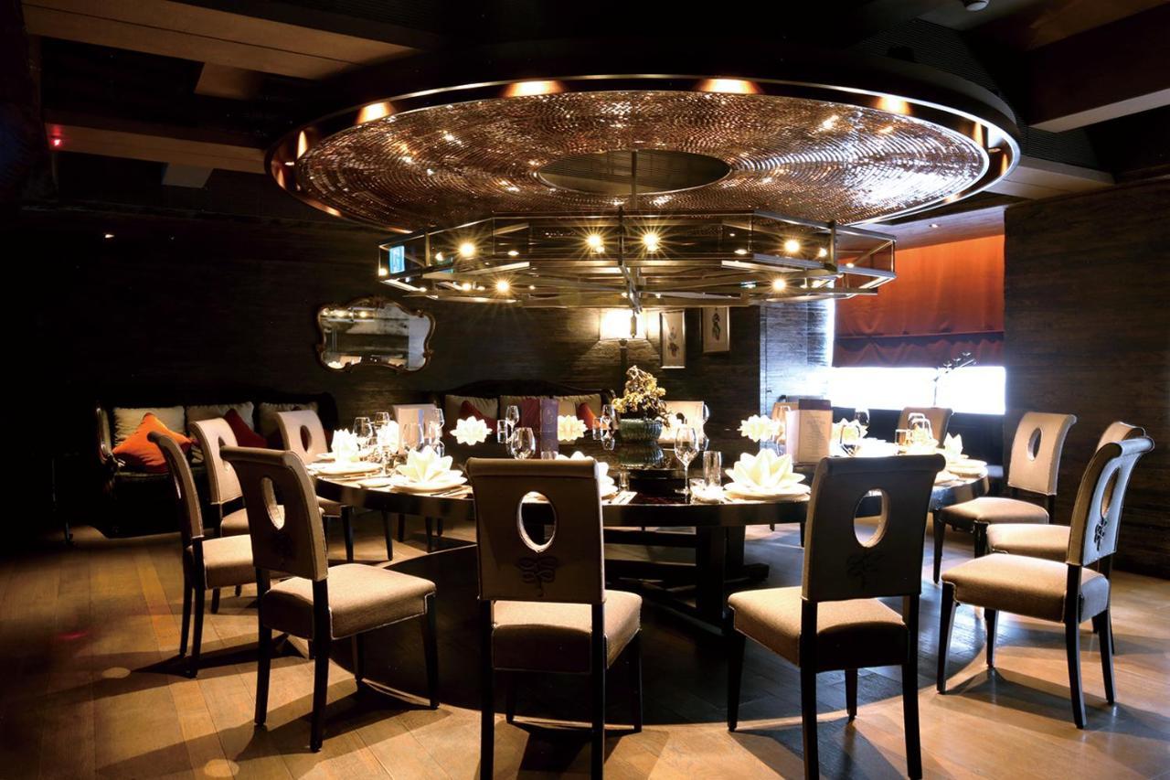 Palais De Chine Hotel Taipei Eksteriør billede The interior of a restaurant in the Grand Hyatt Hotel, Mumbai