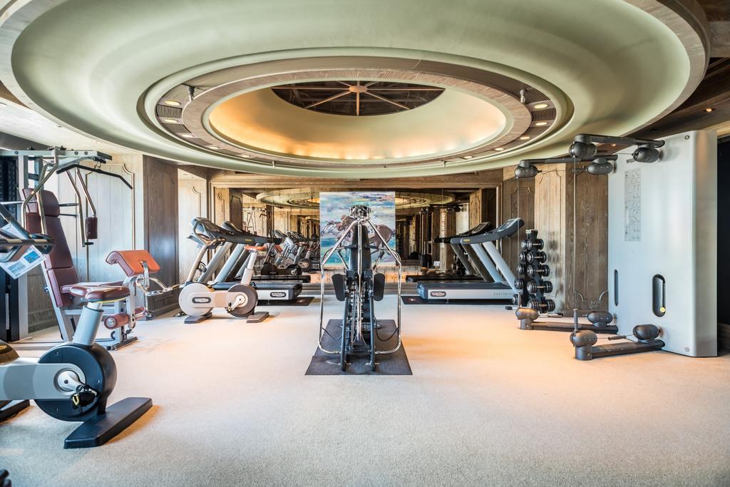 Palais De Chine Hotel Taipei Eksteriør billede The gym at the hotel